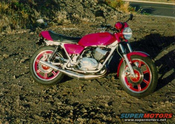 rd-400-in-sunlight.jpg in the sun on the road to the hangglider jump off cliff above Makapuu