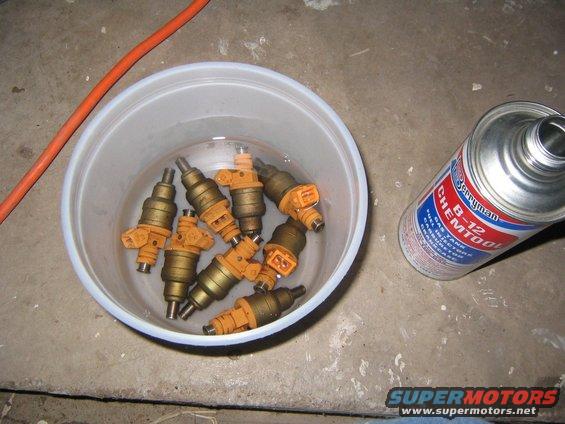 injectors_soaking.jpg 