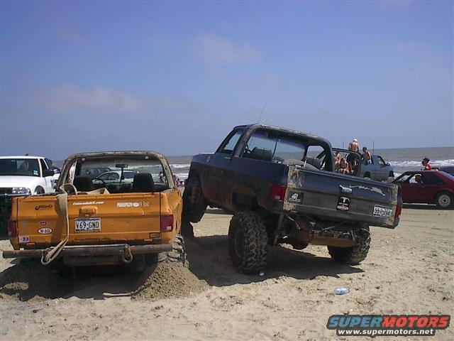 robert-truck-at-beach-001.jpg 