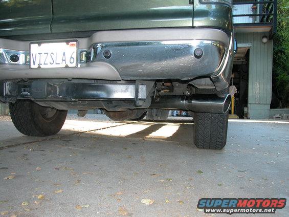 magnaflow-025a.jpg New Magnaflow 4" exhaust  with 5" tip.