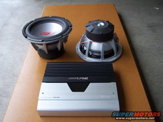 101_0580.jpg subs/amps1