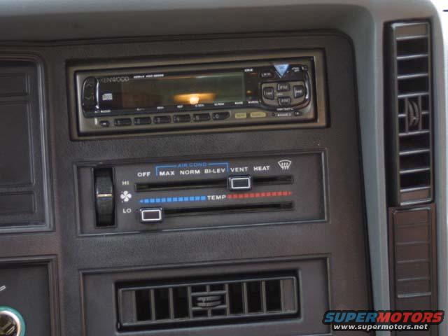 8aug05myjeep2263.jpg Kenwood Stereo and HVAC Controls - She Blows Ice Cold Air!