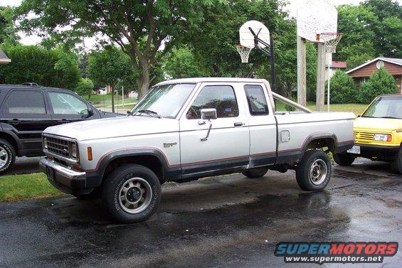 truckstock.jpg This is my  Ranger before any modifications other then the roll bars.