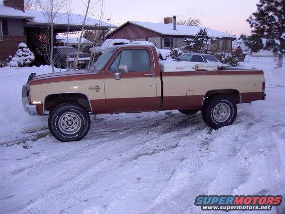 parts-081.jpg My truck, Buddy 1982 chev 3/4 Ton 4x4 ex -diesel 350 chev with edelbrock intake and carb, headers 4-speed D44, small 14 bolt