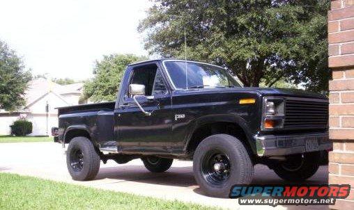 blacktruck.jpg The day I brought her home. Basicly stock besides the billit grill.