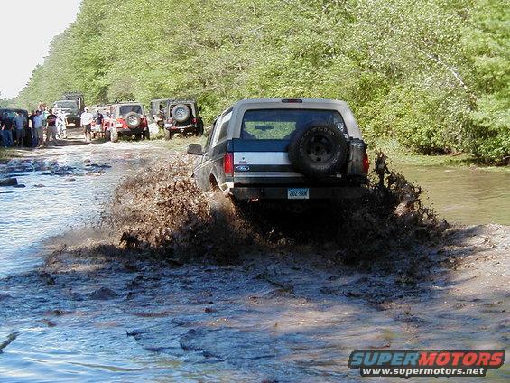 bogging-it-in-freetown-sep1005.jpg 