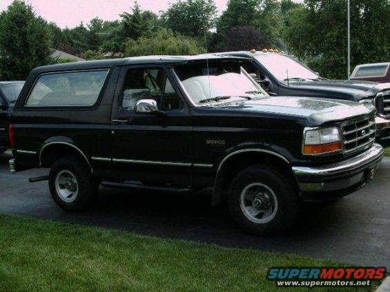 the-bronco-next-to-the-diesel-small.jpg 