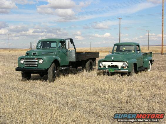 dscn0361.jpg Chris' 49 F-5 and Red's 54 F-250 @ the Wildhorse car show 10/8/05