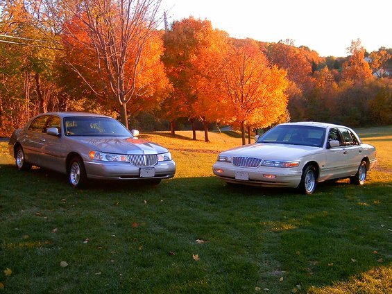 hpim0100.jpg Dads's towny & My Merc 1 11-02-05