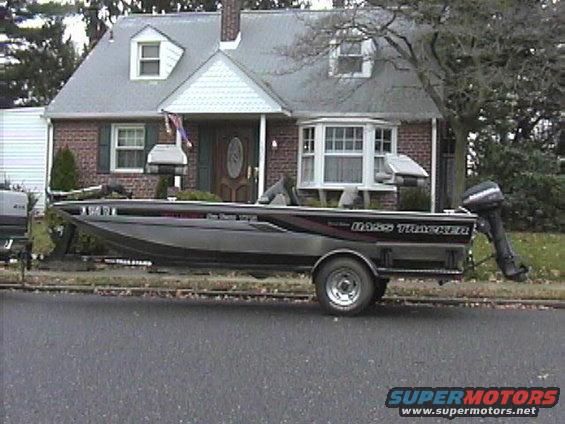 tracker.jpg 1999 Bass Tracker Pro Team 175