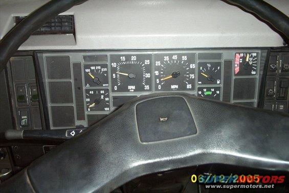 ih-4800-interior-6.jpg Driver's instrument Cluster