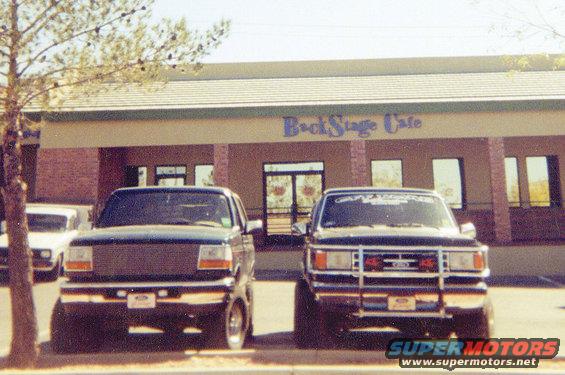 1282004-(3)15.jpg The fearxfour and a friends bronco. (pre 6" superlift both trucks)