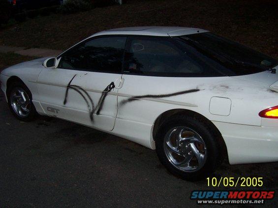 white-pgt-2.jpg this car was a victim of gangs 