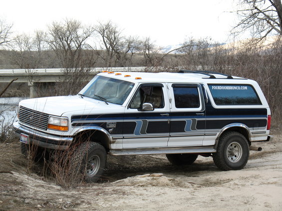 squaw-butte-drive-009.jpg House was right next to the river. Used to get ice jams that would pile up 10-12' high against the bridge.