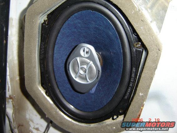 speaker-installed.jpg 