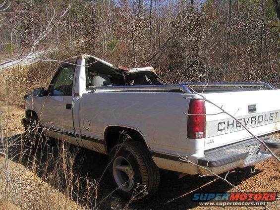 wrecked-truck-002.jpg 