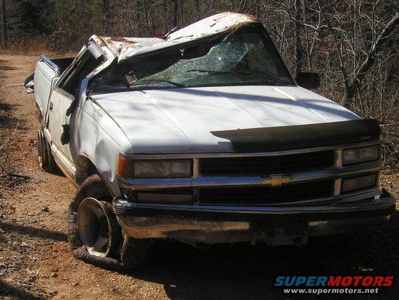 wrecked-truck-003.jpg 