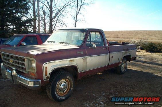 dcp_4657.jpg a 77 chevy 4x4 with a 400 engine that i bought for $20