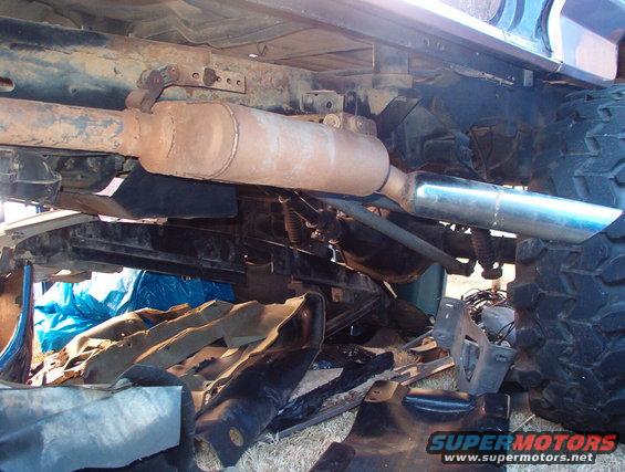 74lmuffler.jpg The only thing holding the body on now is gravity.