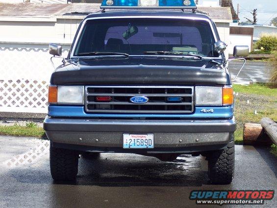 ilwaco-047.jpg Police Bronco parked behind the Long Beach Police Department.