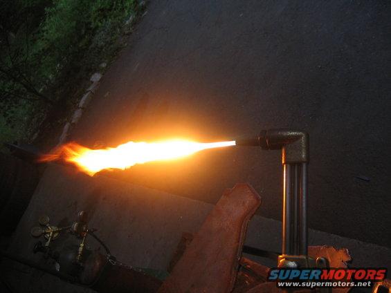 04_pure-acetylene-flame.jpg 