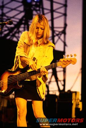 kim_gordon_live_33.jpg 