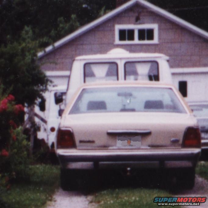 cv3-with-no-license-plate.jpg My Vic in the driveway during that same Illinois vacation.

Circa 1998.