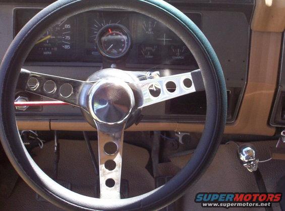 100_2912.jpg Steering Wheel And Tack (AfterMarket)