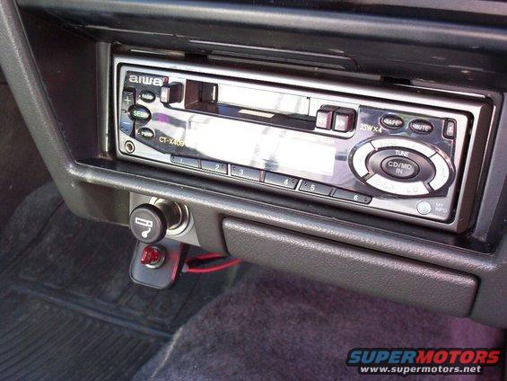 stereo.jpg Aftermarket radio was installed after the stock radio died.