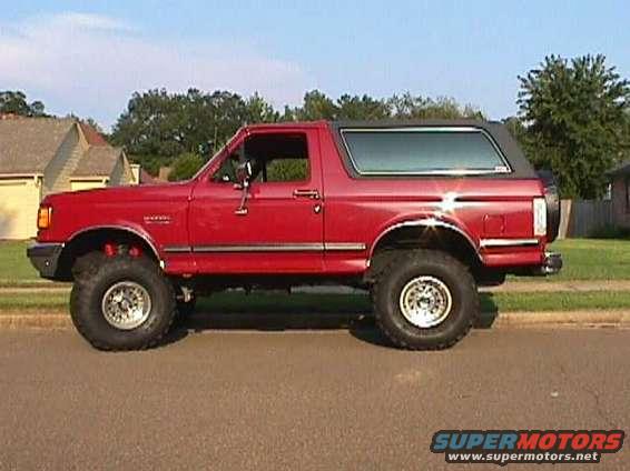 bronco2.jpg bright red look w/ lift