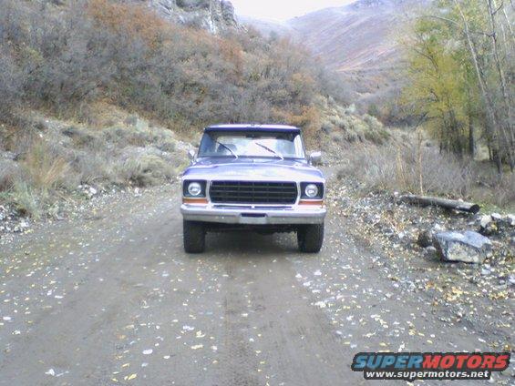 bronco-on-trail.jpg 