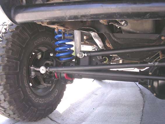 lowertrac.jpg front of lower track bar mount