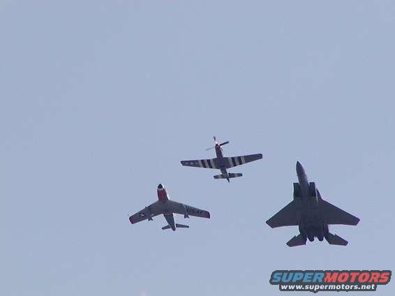 f15__f86__p51_2.jpg F-15, P-51, & F-86.  50 Years of Aviation demonstration.