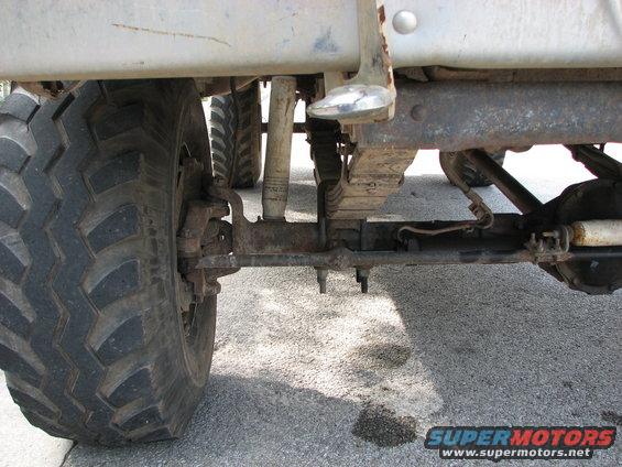 ford-truck-003.jpg front view of leafs