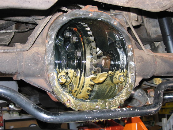 rear-end-gear-install-112406-003.jpg 