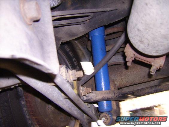 rear-swaybar-attach--shock.jpg Shows the Rear Swaybar attachment and new rear shocks.