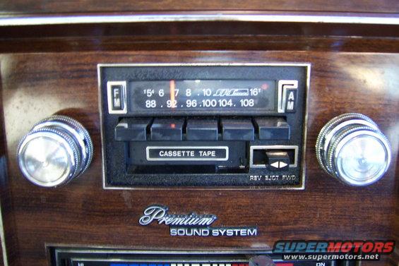 radio.jpg Dealer-Installed Audiovox SDS Cassette AM/FM - installed to Factory-Installed Premium Sound