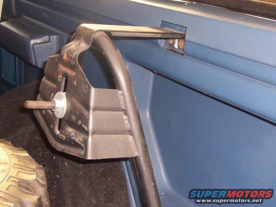 spare-carrier-002a.jpg Interior spare mounting to quarter panel support