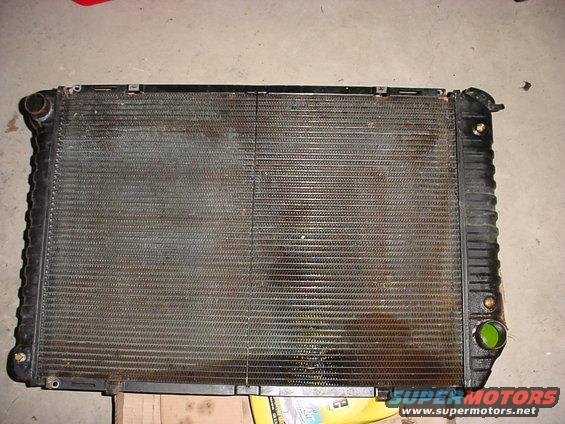 dsc01231.jpg 3 row radiator for a Ford 300 inline