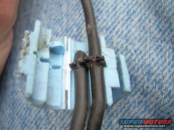 bad-splice.jpg These connections corrode, heat up, and melt. BAD!~