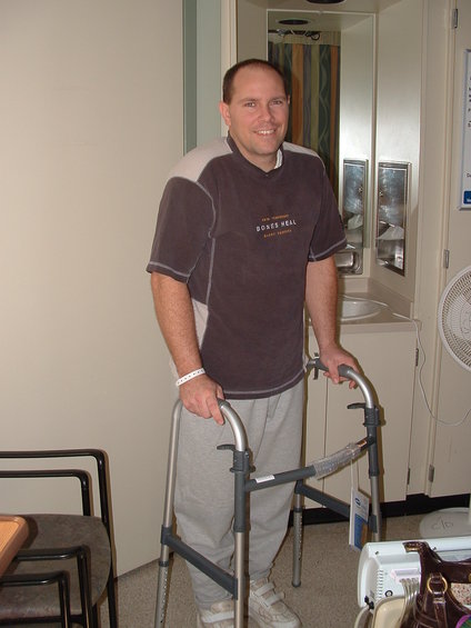 dscf0060.jpg Look, they even gave me a walker.  I used it once on my way out of the hospital.  