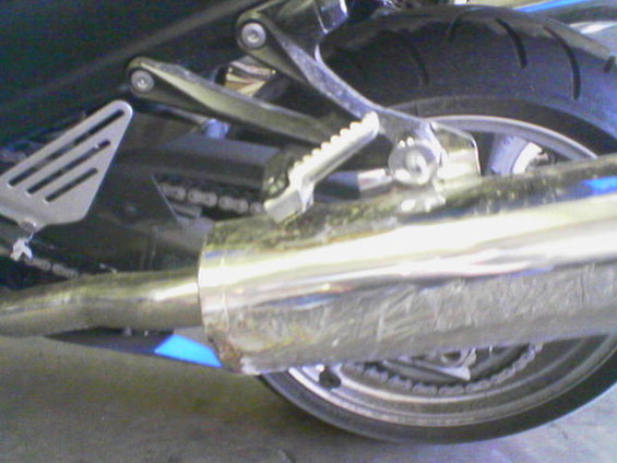 picture057.jpg Polishing chrome with asphalt is not a good idea.