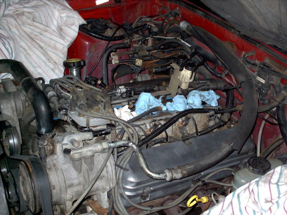 picture-008.jpg Removed plenum to pull valve covers.