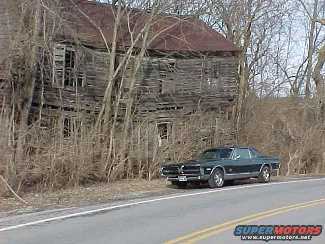 ohio-river-road1.jpg Out on a drive this house built in 1805 is fun to look at. The location is the south side of the Ohio River, about 3 miles down stream from Cincinnati Ohio. The house is in the town of Bromley, KY.

