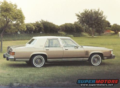 1981grandmarq4d.jpg 1981 Grand Marquis

Notice the fender vents, in their last year.
Also notice the new mirrors
