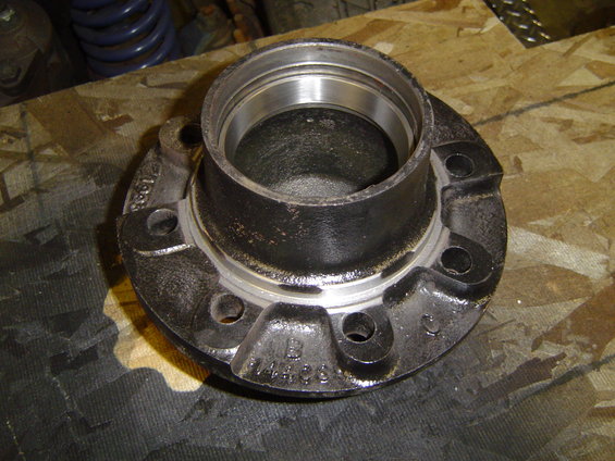 dsc03057.jpg Back of the hub machined to fit the chevy k20 rotor