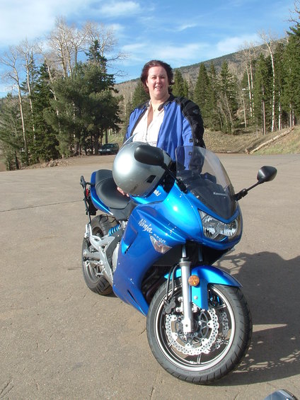 dscf0056.jpg A shot of Tausha and her bike at Arizona Snowbowl Ski Area.