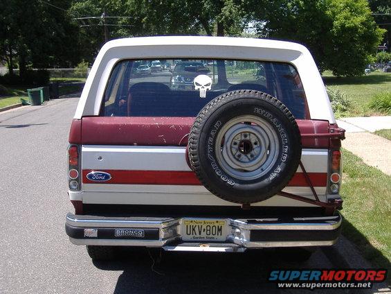 dscf0356.jpg Rear view. I like my Punisher window decal. But I hate the rear tire carrier.