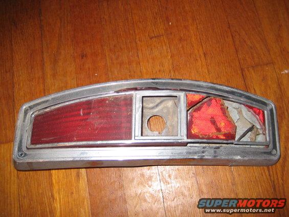 img_0267.jpg right taillight assy.