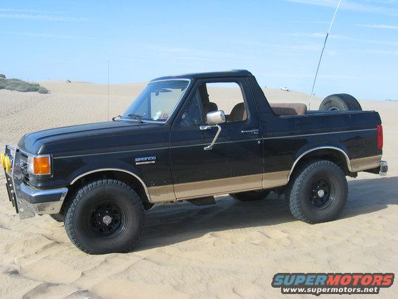 pismo-62207-020.jpg my bronco on the dunes